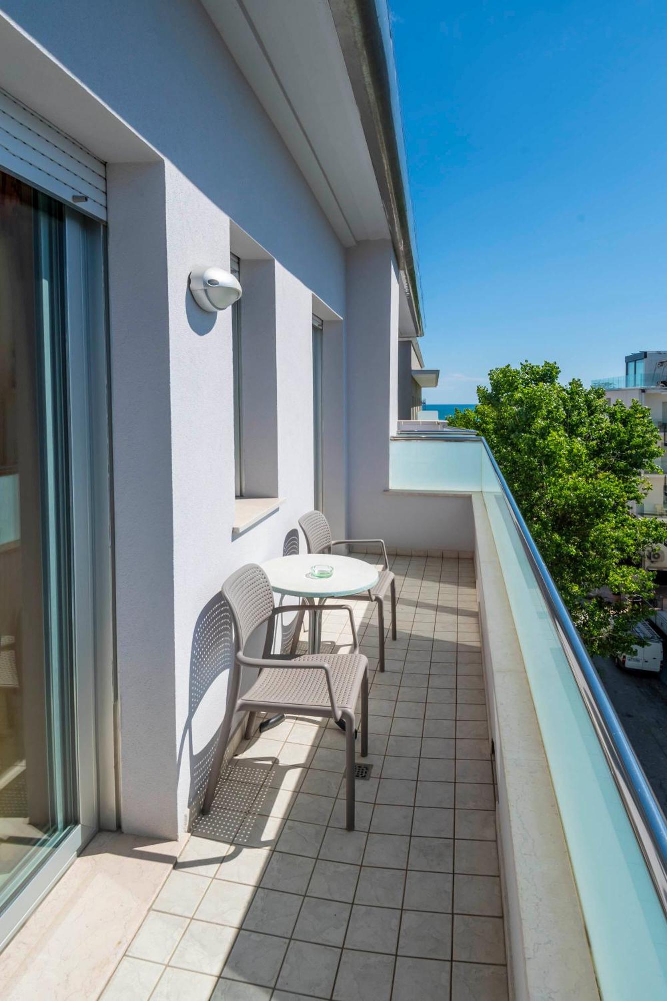 Residence Marzia Rimini Luaran gambar