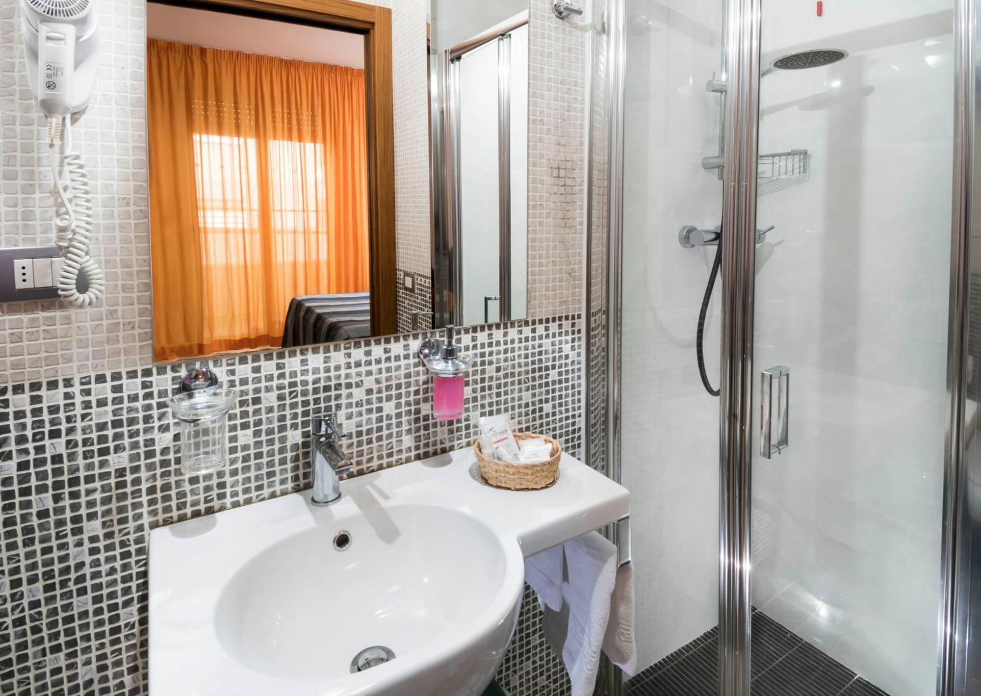Residence Marzia Rimini Luaran gambar