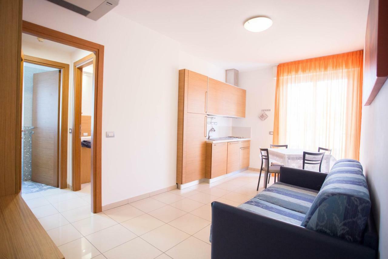 Residence Marzia Rimini Luaran gambar
