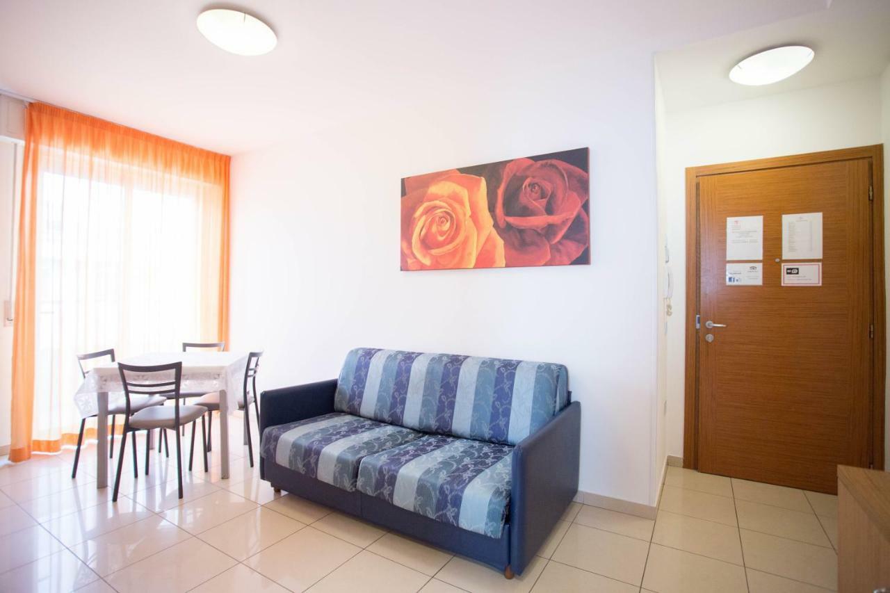 Residence Marzia Rimini Luaran gambar