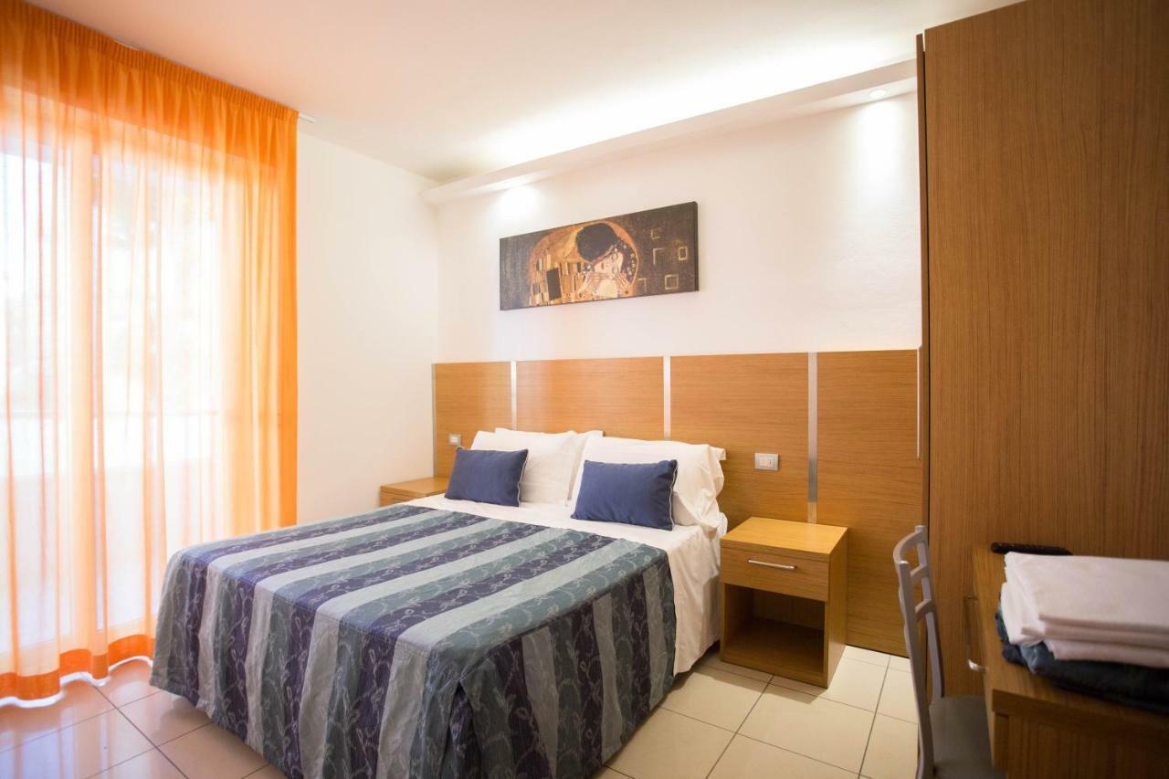 Residence Marzia Rimini Luaran gambar
