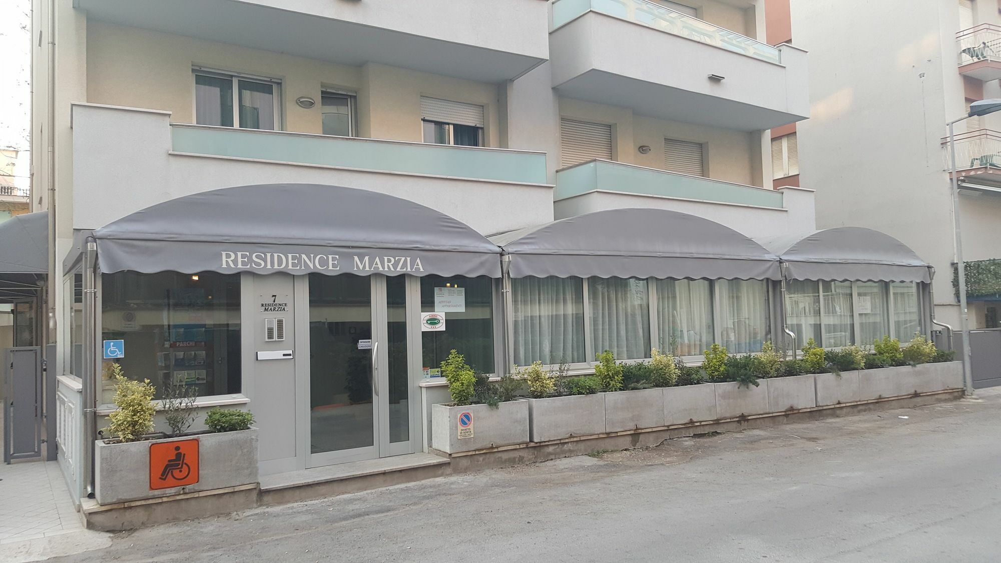Residence Marzia Rimini Luaran gambar